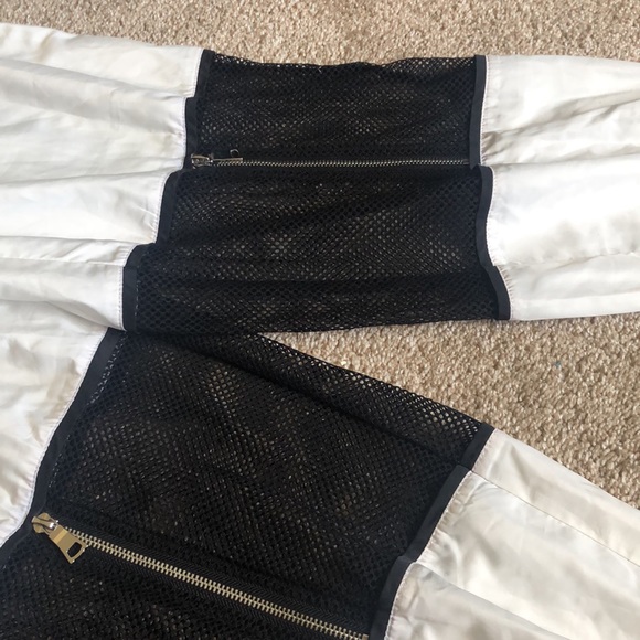 NWT I AM GIA White and Black Mesh Knee Pants - Picture 5 of 7